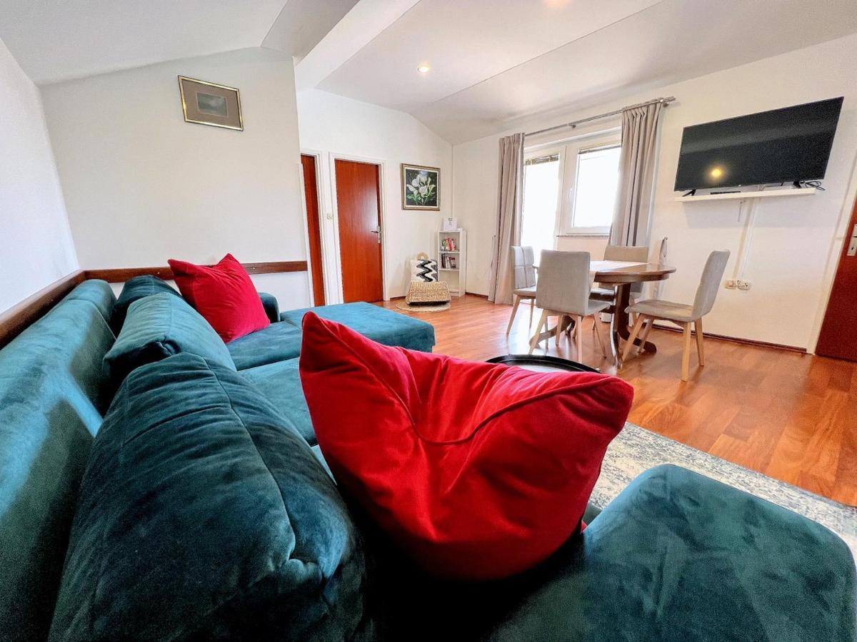 Apartments Muntidor Palit Екстер'єр фото