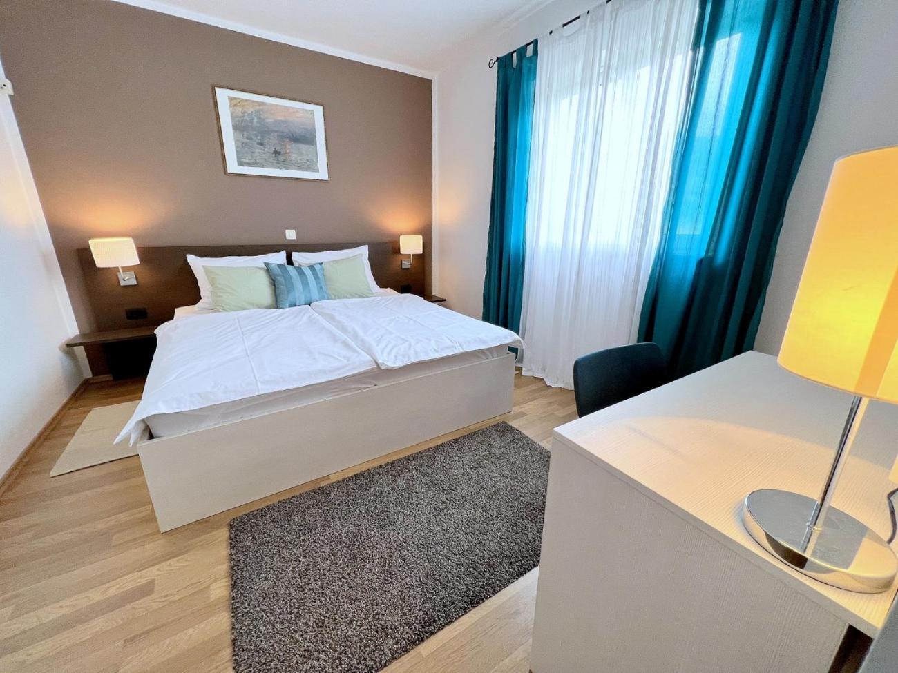Apartments Muntidor Palit Екстер'єр фото